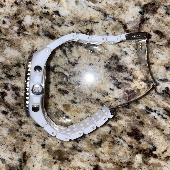 Michael Kors Watch - Picture 2 of 4